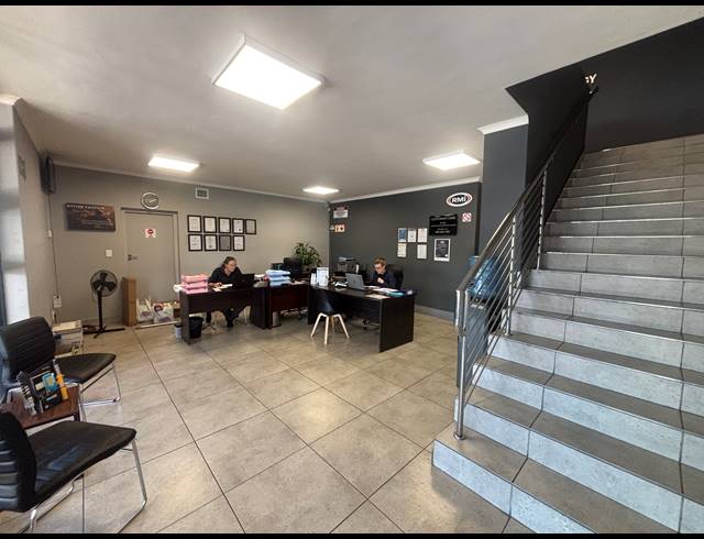342M² WORKSHOP TO LET IN STIKLAND INDUSTRIAL